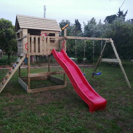 Casa Das Laranjeiras E Parque Infantil Azeitao Esterno foto
