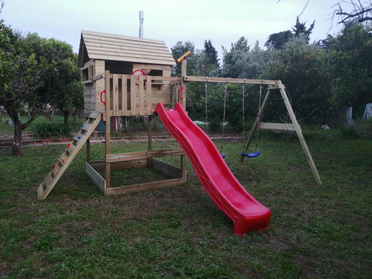 Casa Das Laranjeiras E Parque Infantil Azeitao Esterno foto